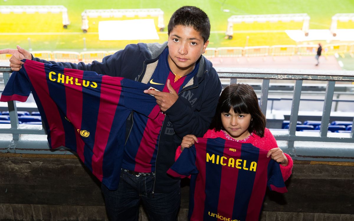 One of the stars of the documentary 'Camino a la escuela' visits Camp Nou