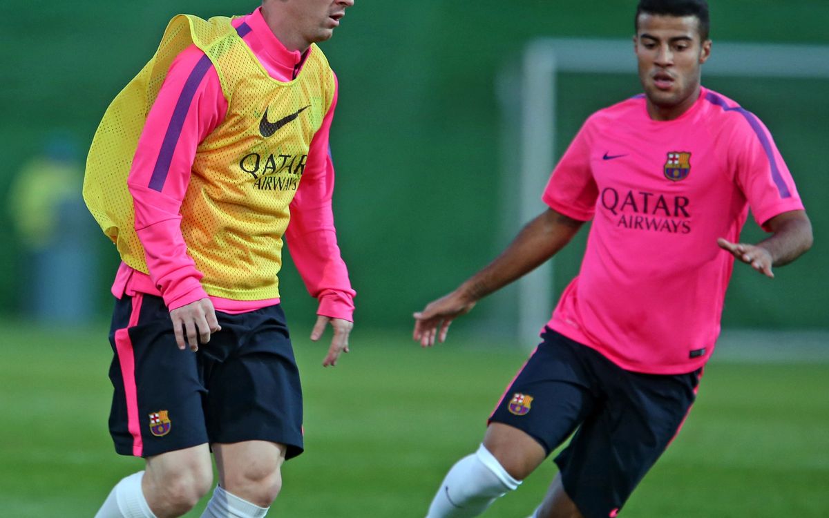 Rafinha and Messi miss training