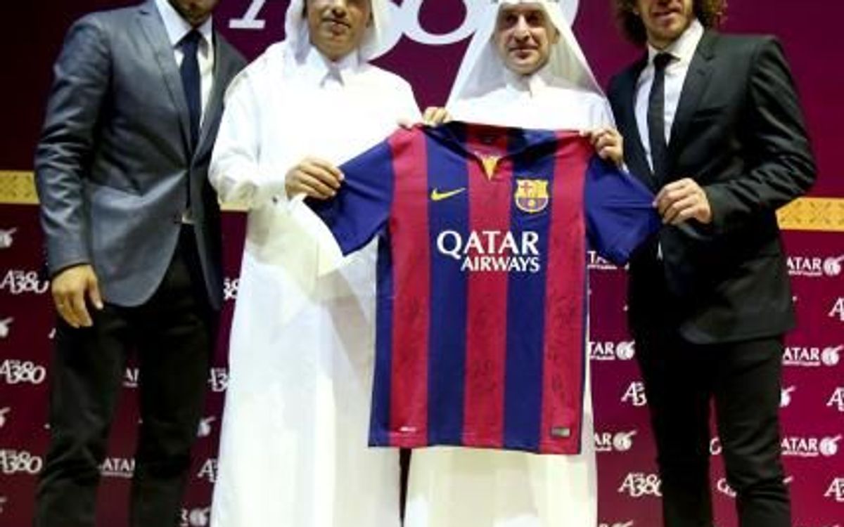 FC Barcelona delegation at unveiling of new Qatar Airways plane