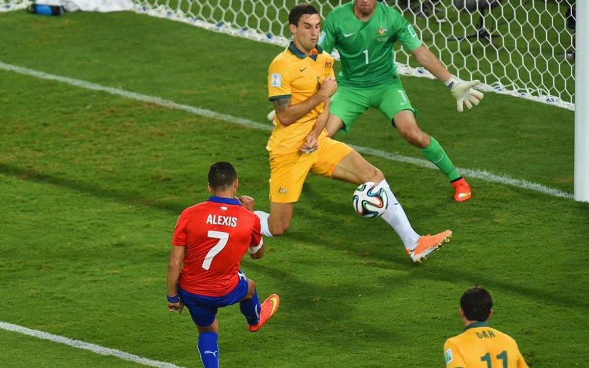 Alexis leads Chile to victory over Australia (3-1)