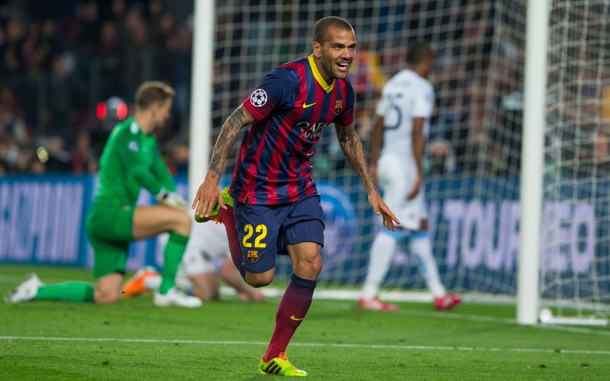 Alves surpasses Cocu and becomes the second foreigner with the most games for FC Barcelona
