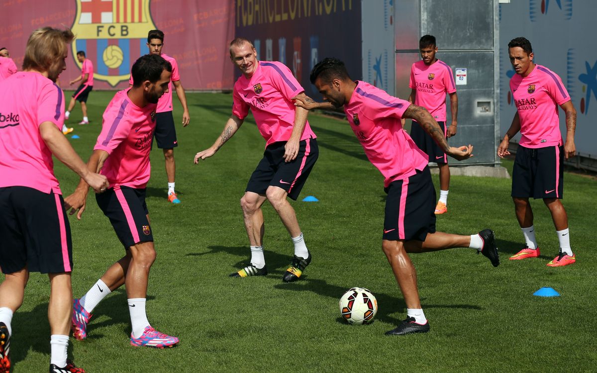 Jérémy Mathieu and Dani Alves back in squad