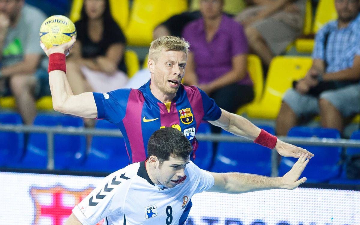 FC Barcelona crushes BM Aragón (42-25)