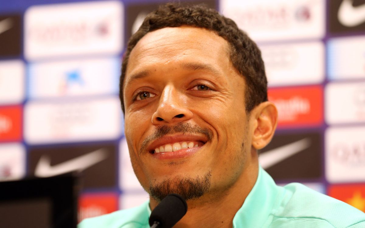 DIRECTE - Roda de premsa d'Adriano
