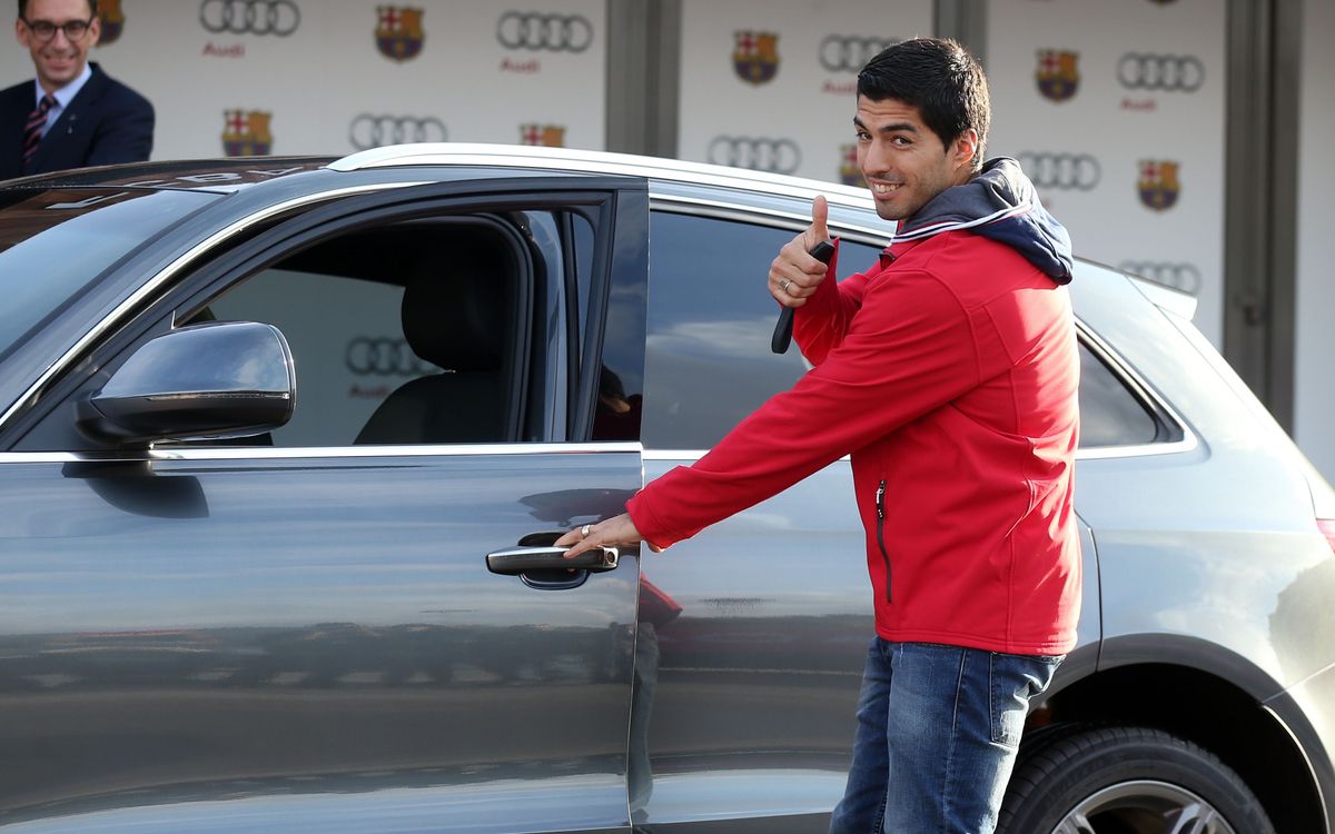 FC Barcelona players test-drive Audi’s first hybrid plug-in vehicle