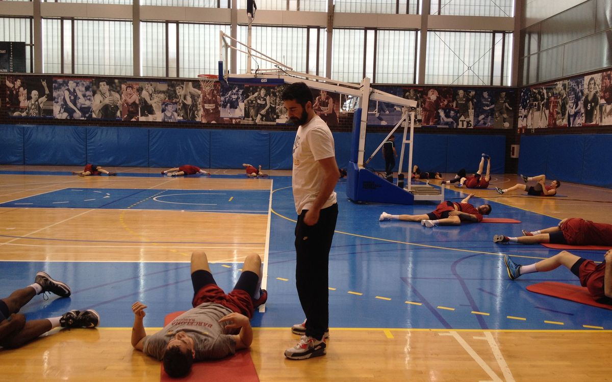 Navarro pateix una elongació al bíceps femoral de la cama dreta