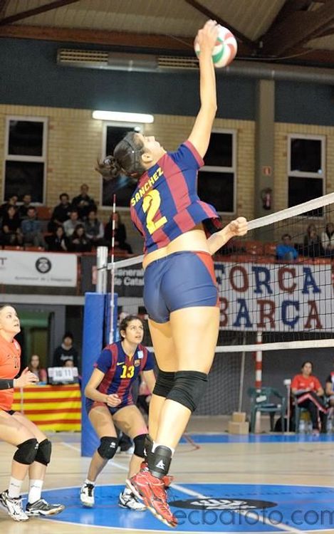 El voleibol femení, camí de la Copa (0-3)