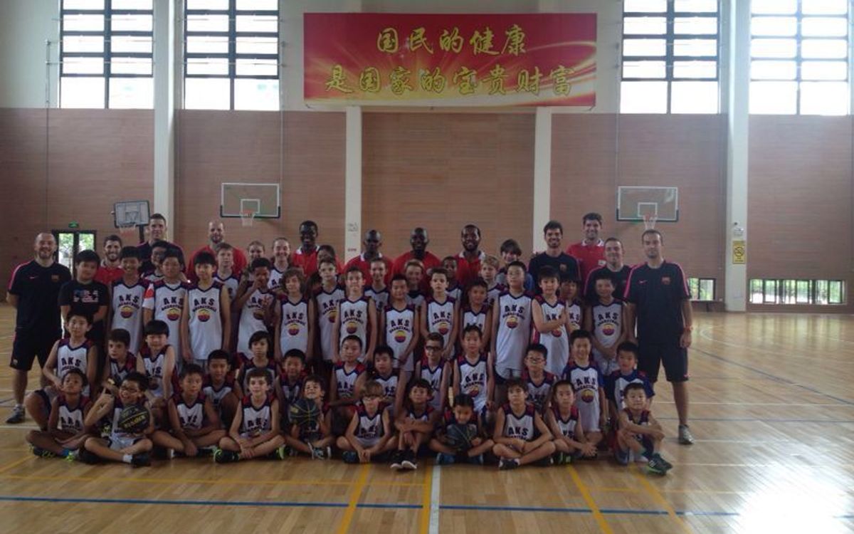 Five FC Barcelona youth coaches in China