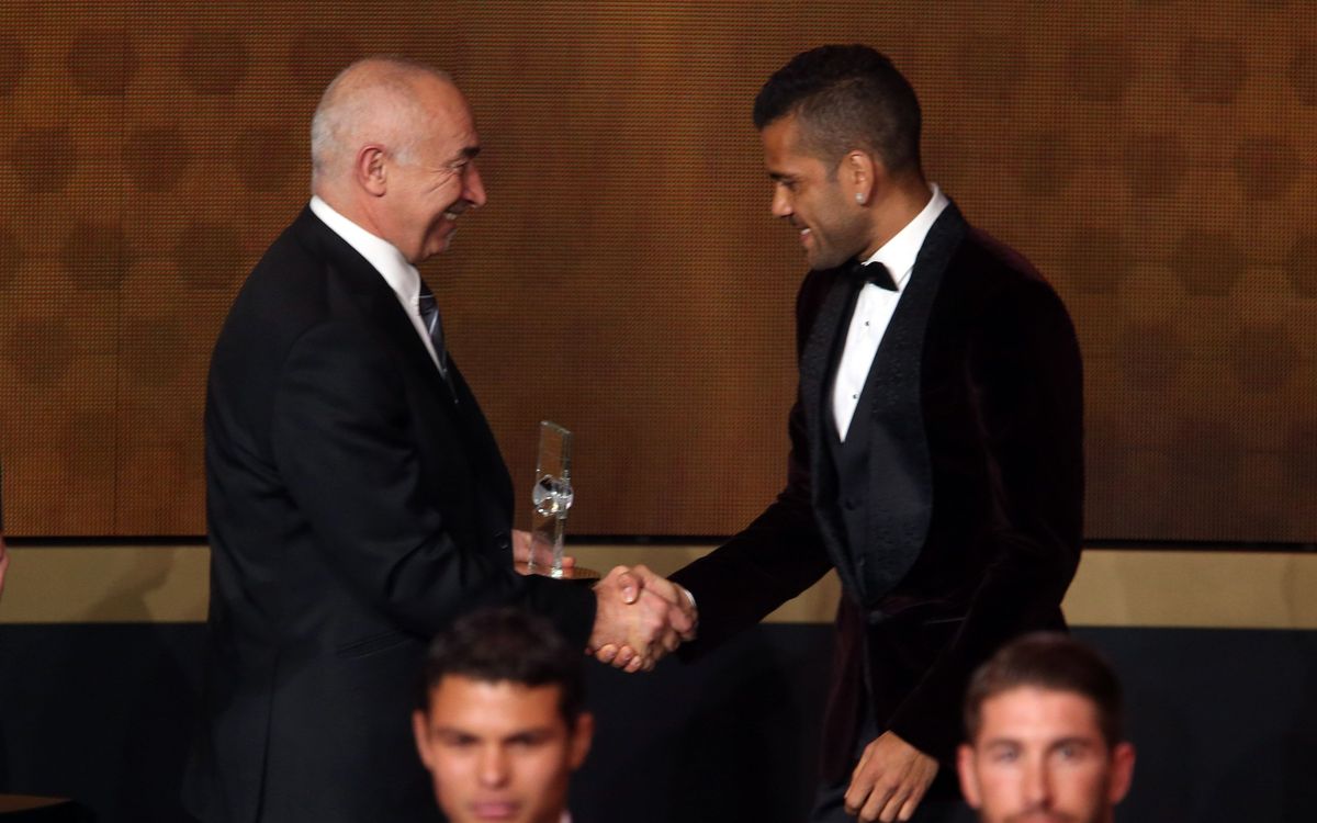 Leo Messi will win the Ballon d'Or again says Dani Alves