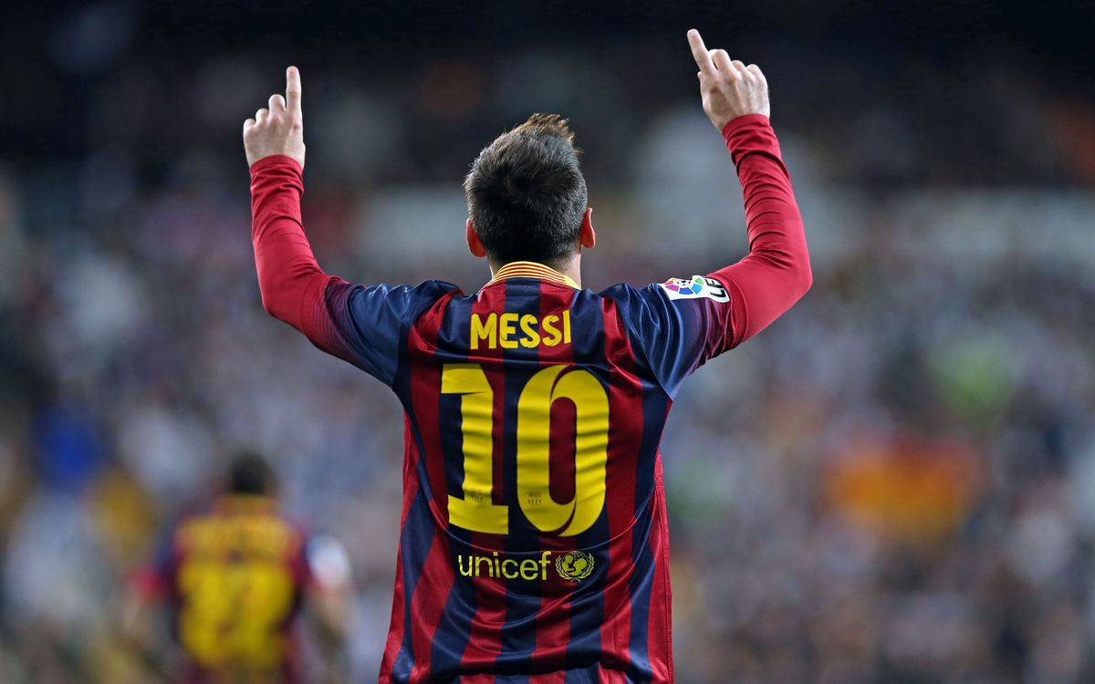 Messi surpasses Hugo Sánchez as the second all-time scorer in La Liga and Di Stéfano as the top all-time scorer in Clásicos