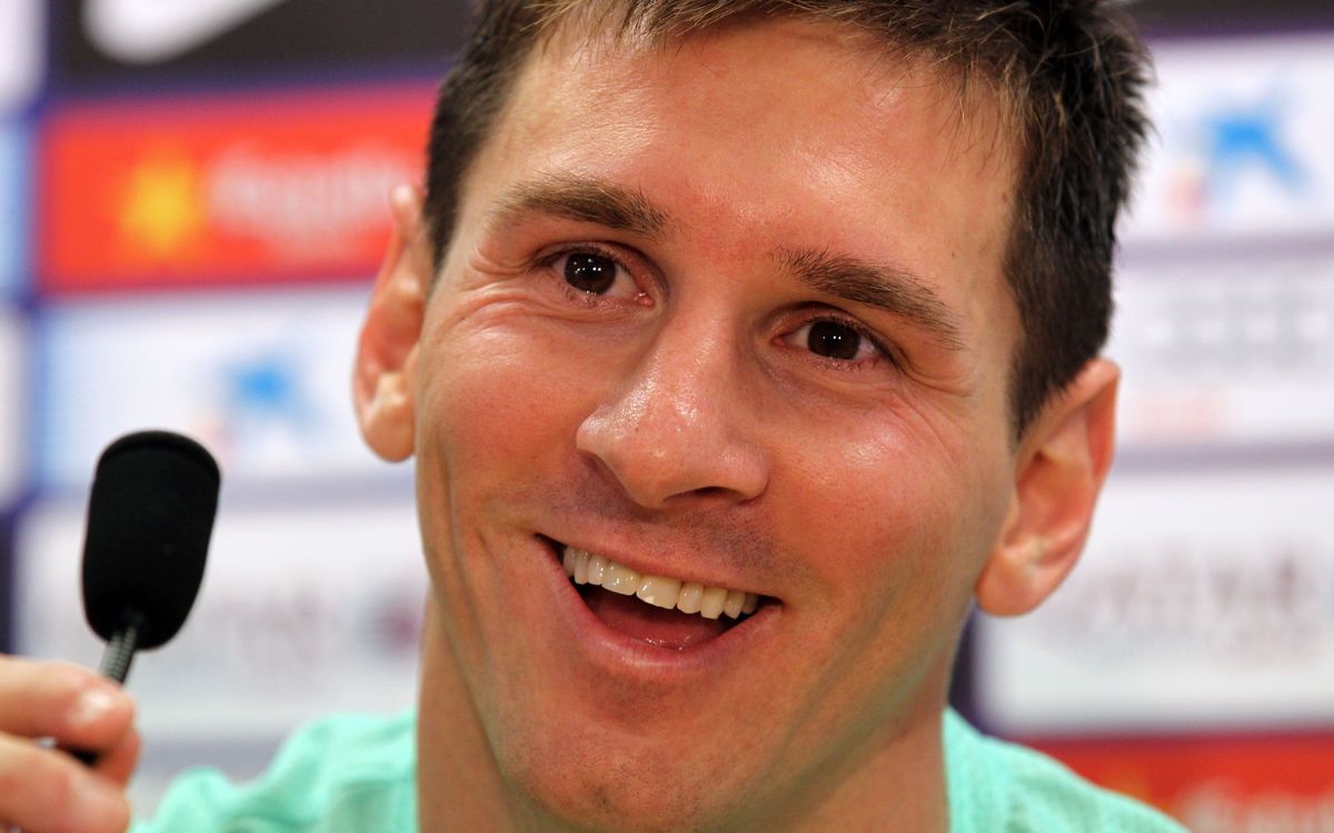 Review Leo Messi press conference