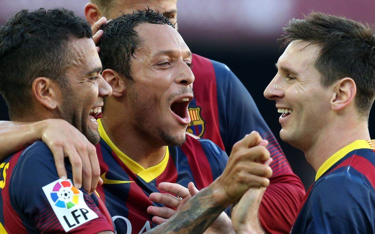 2013 Samba Gold Trophy: Final days to vote for Adriano and Alves
