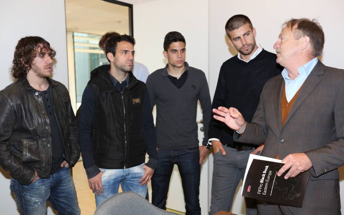 Puyol, Piqué, Cesc, Xavi and Bartra visit FIFPro's new headquarters in the Netherlands