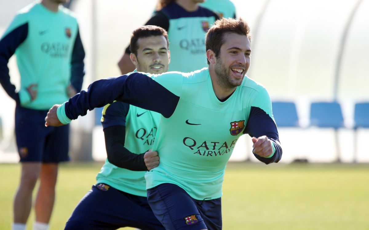 Jordi Alba rejoins the main group in training