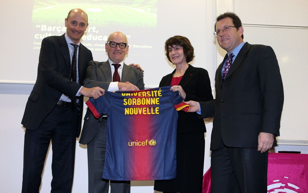 Barça celebrate Catalonia in Paris