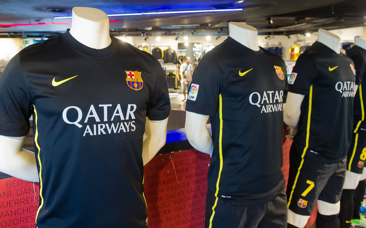 Third FC Barcelona kit goes on sale