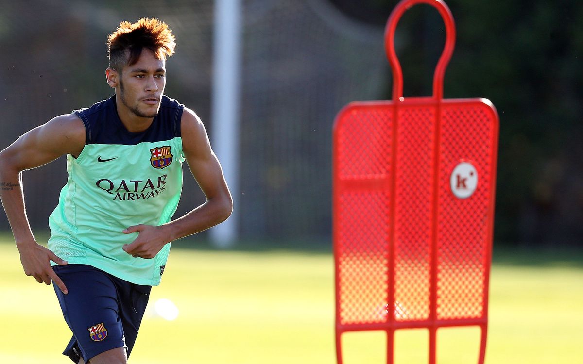 Neymar s’estrena en una convocatòria