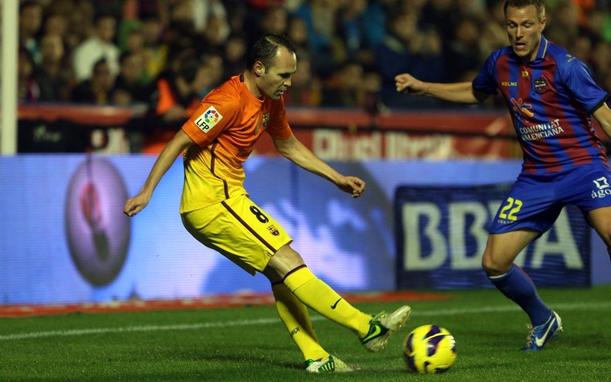 Magical Iniesta leads Barça to best-ever start in La Liga