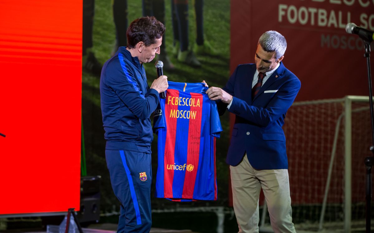 El FC Barcelona obre la seva primera FCBEscola a Rússia