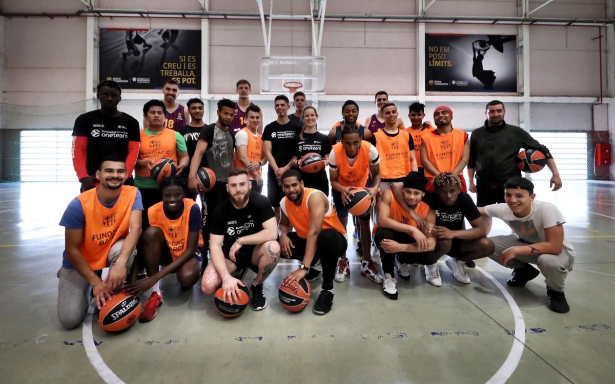 Los embajadores One Team visitan el programa en el CP Quatre Camins