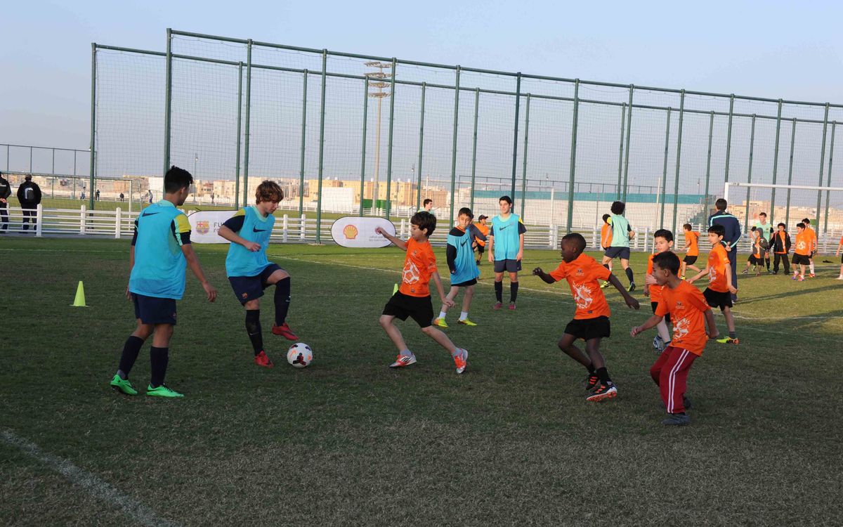 ‘FutbolNet Qatar', with the Cadeta A team in Doha