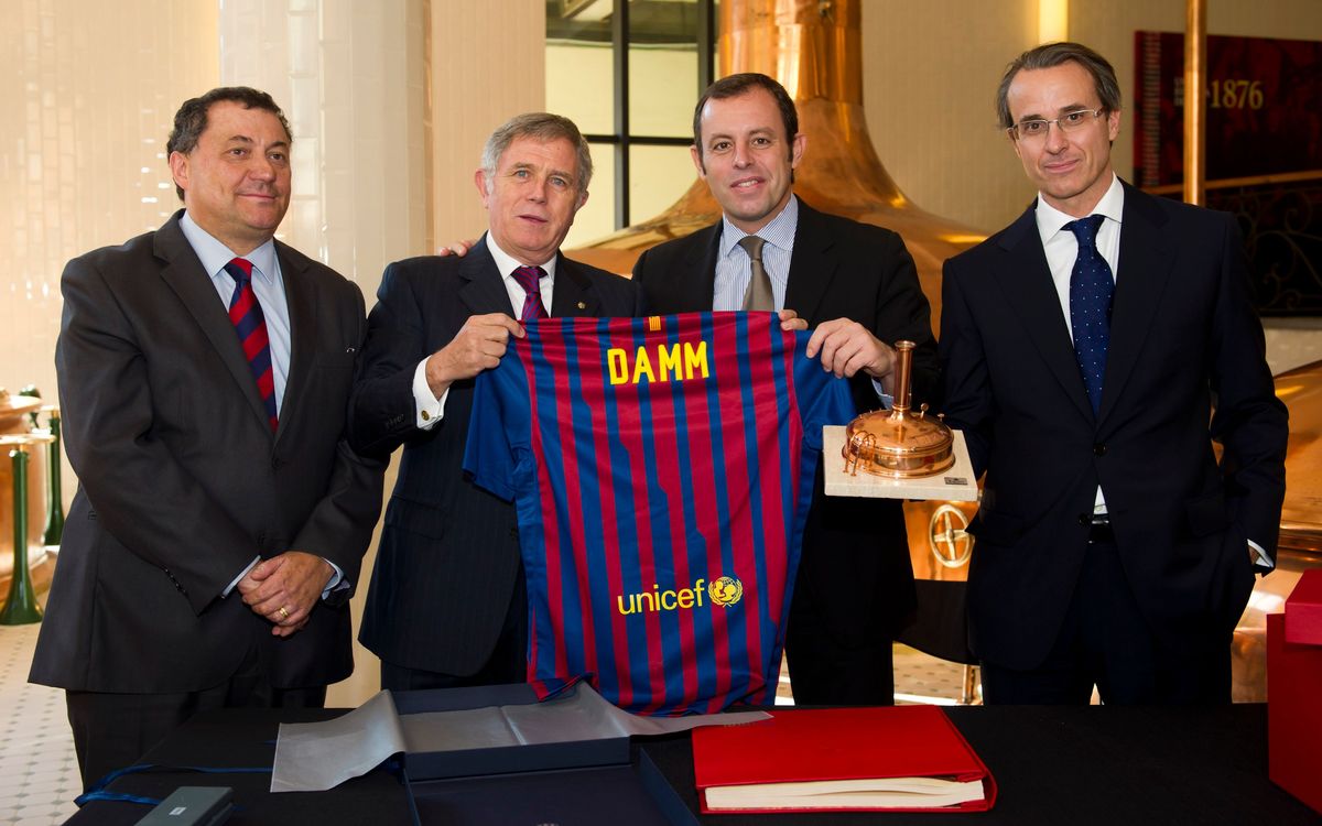 Estrella Damm renueva como patrocinador oficial del FC Barcelona durante 5 años más