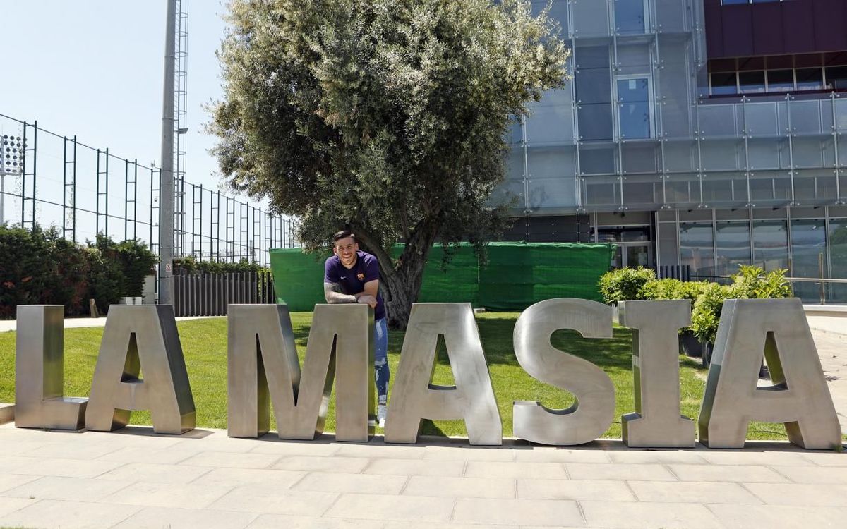 Carles Pérez at la Masia.