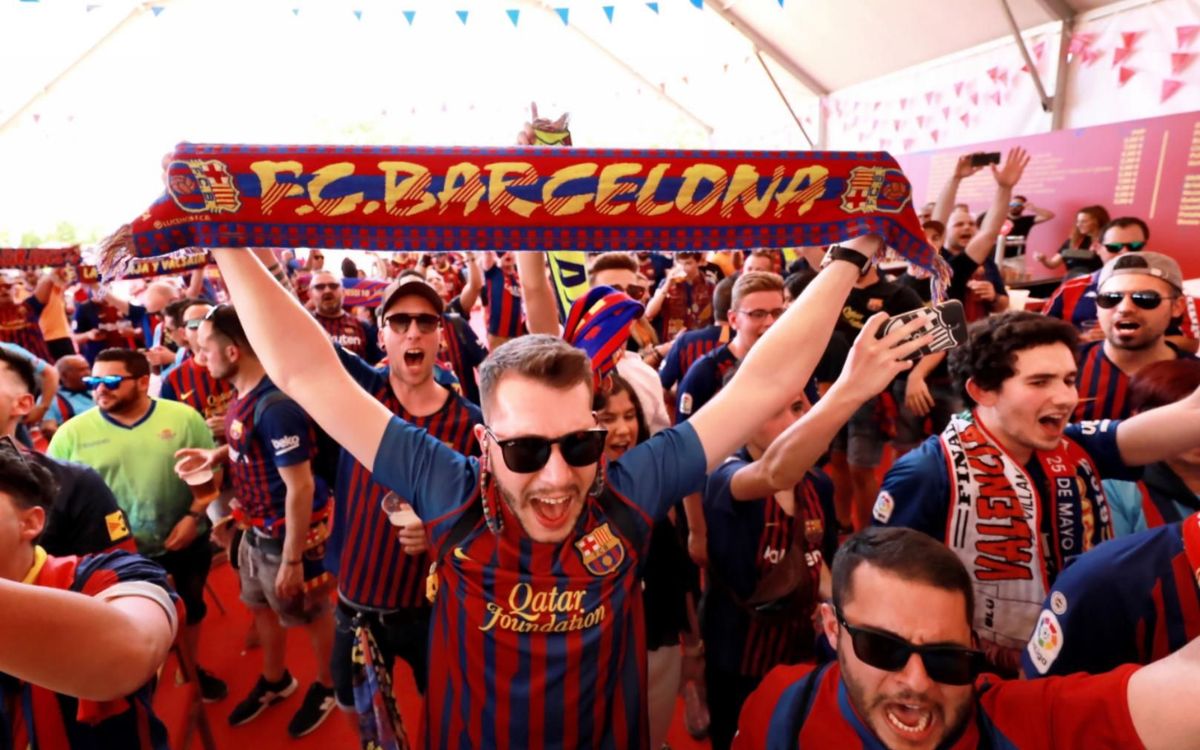 Gran Ambient Festiu A La Fan Zone Del Fc Barcelona A Sevilla