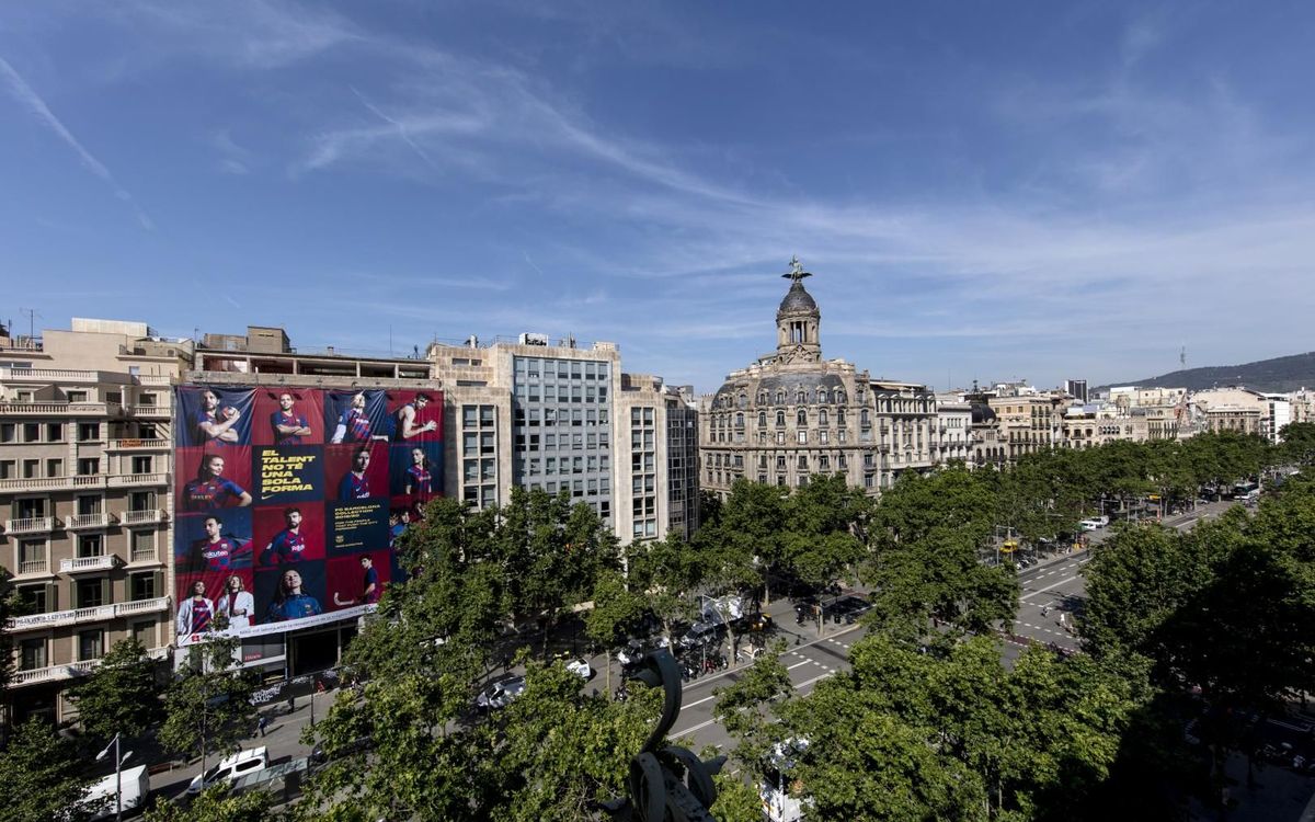 Barcelona wakes up with the new shirt