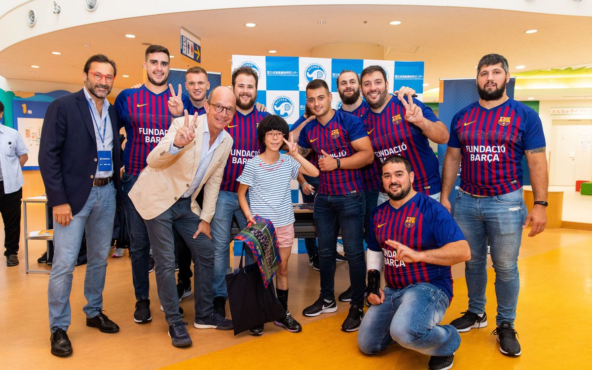 El Barça Rugby visita los niños ingresados en el Hospital NCCHD de Tokio