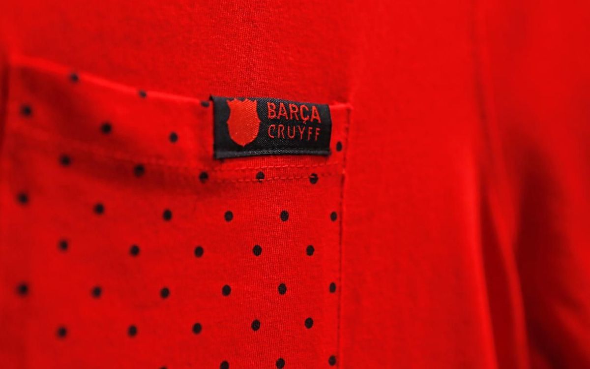 مجموعة ملابس يوهان كرويف في متجر برشلونة Mini_2019-08-01-ESPACIO-CRUYFF-06