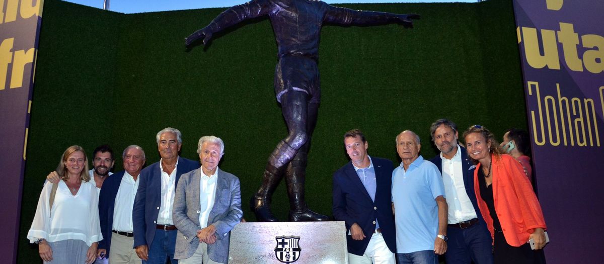 La ABJ, presente en la inauguración de la estatua de Johan Cruyff