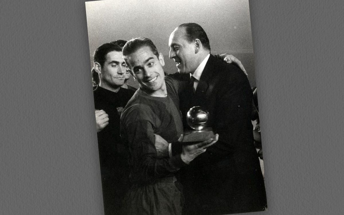 Luis Suárez, con el Balón de Oro.