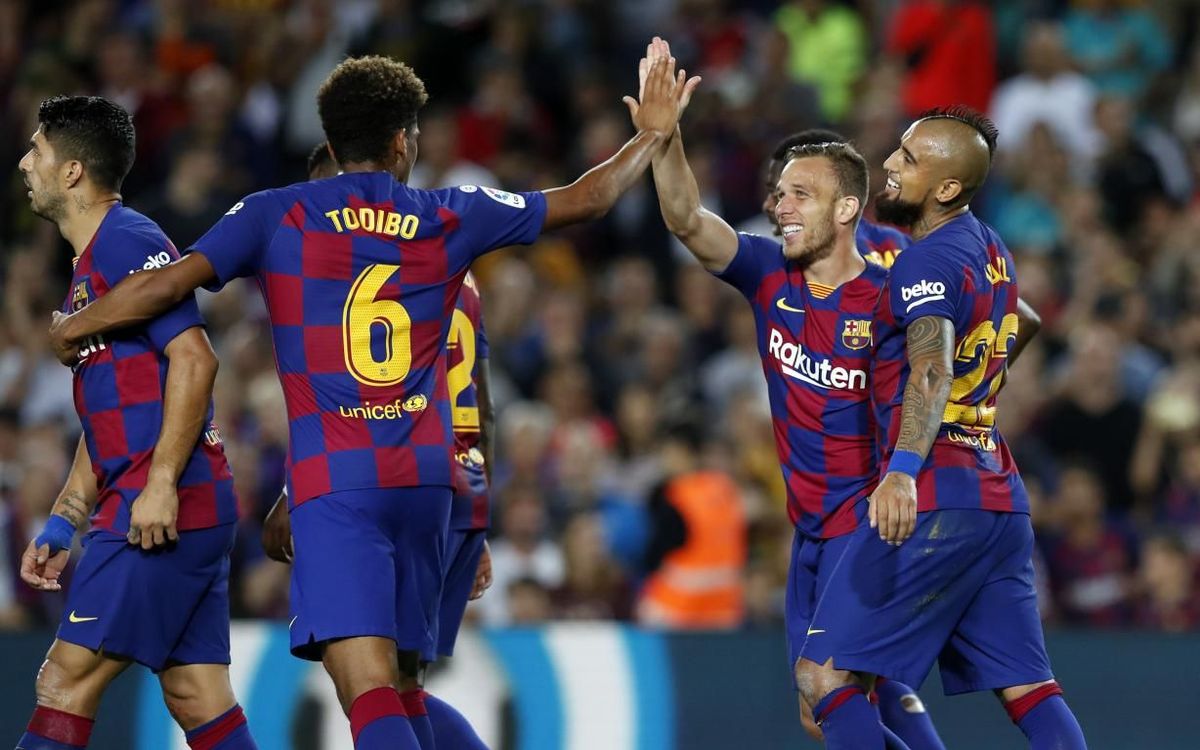 صور مباراة : برشلونة - إشبيلية 4-0 ( 06-10-2019 )  Mini_2019-10-06-BARCELONA-SEVILLA-54