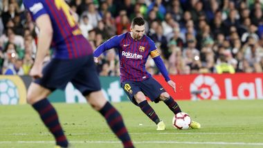 Messi recibe su sexta de Oro