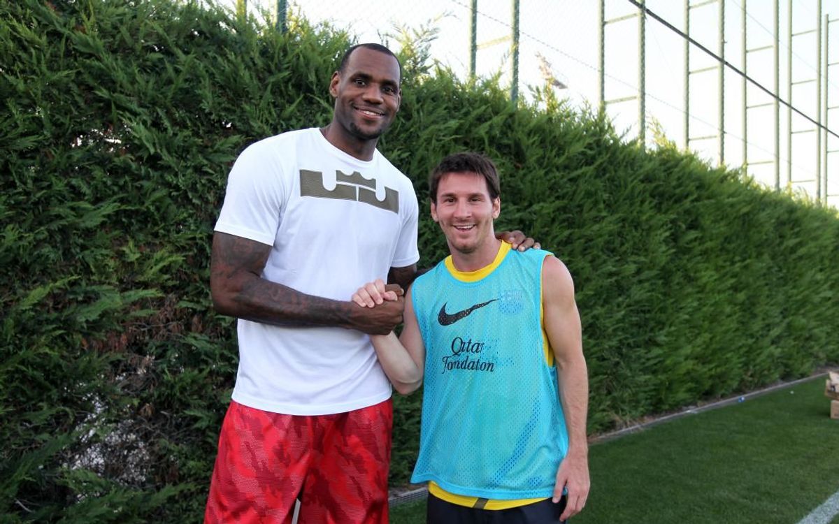 Lebron James et Leo Messi, deux légendes de l'histoire du sport