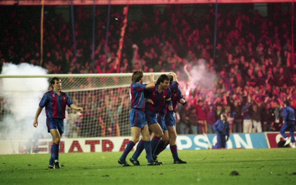 Laudrup celebrando un gol ante el Real Madrid