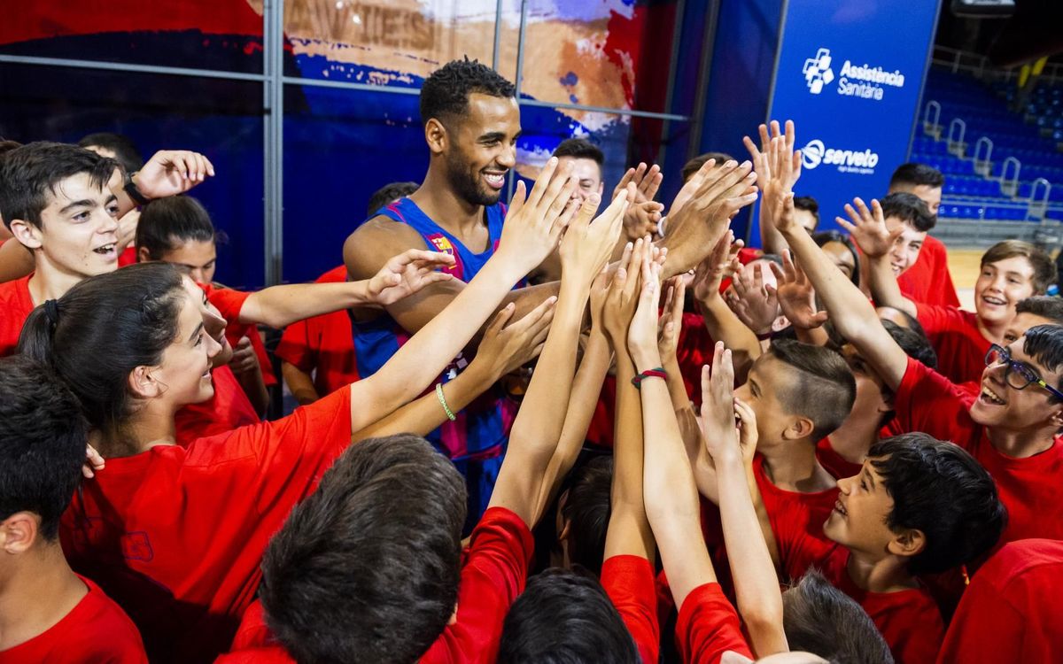 Davies el día de su presentación como azulgrana - VÍCTOR SALGADO-FCB