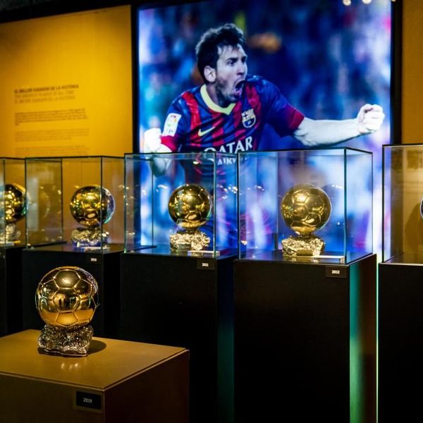 バルセロナ メッシ パーカー XO FIFA バロンドール IMG_2096.JPG?width=624&height=368