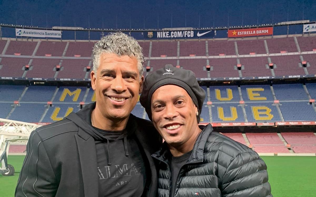 Ronaldinho et Rijkaard, de retour au Camp Nou