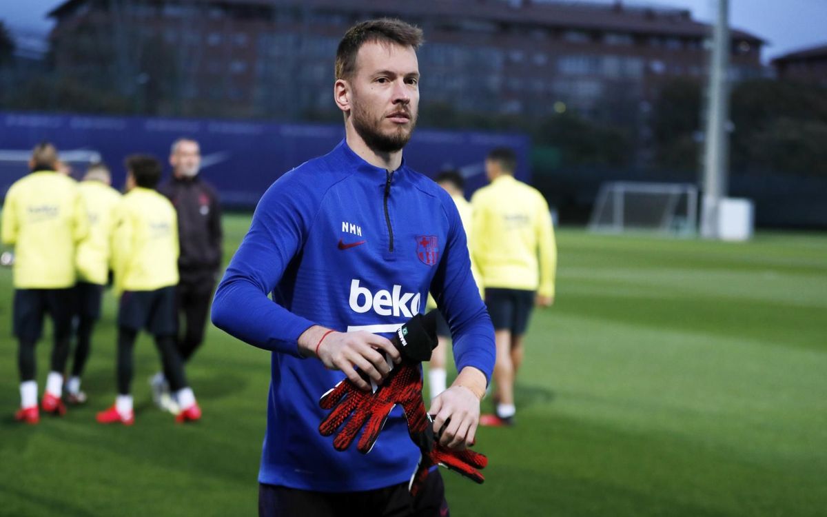 Piqué y Neto, novedades en el entrenamiento