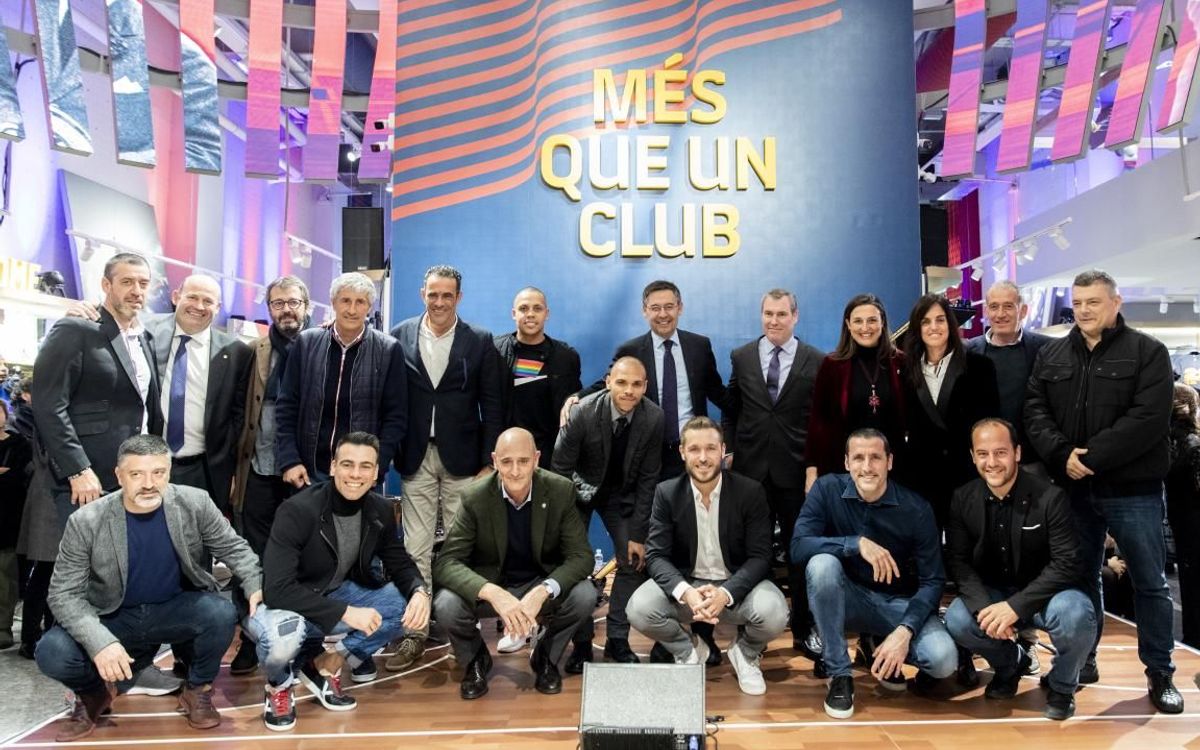 FC Barcelona celebra la presentación de la 'Barça de Canaletas' en el corazón