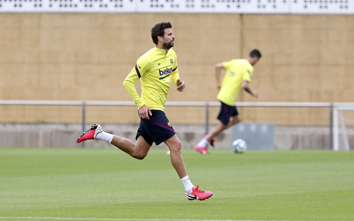 Piqué, à l'entraînement jeudi