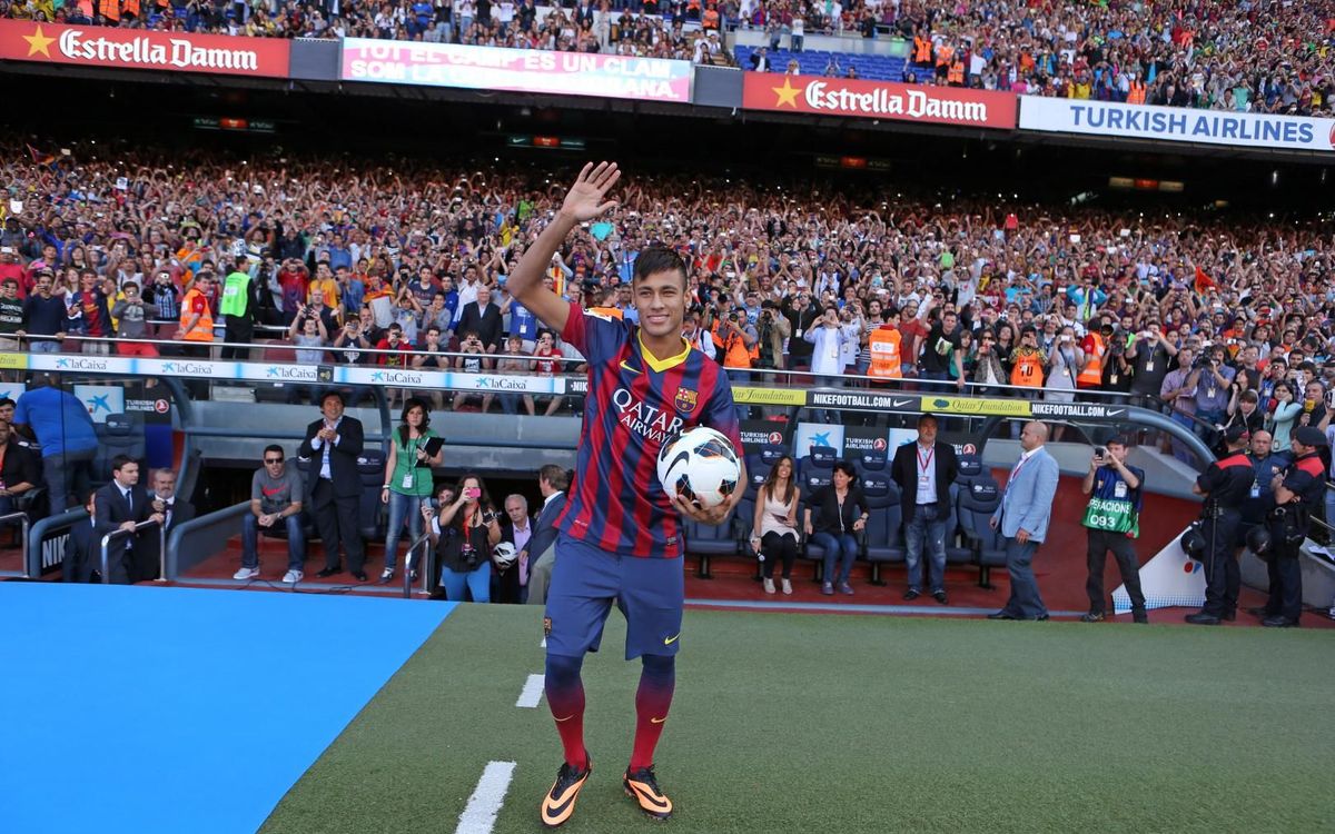 La présentation de Neymar au Camp Nou