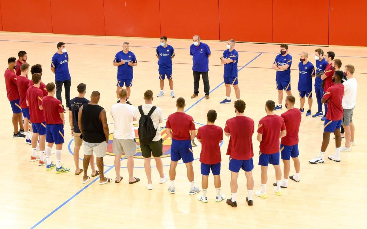 El equipo se reencuentra antes de empezar a entrenar