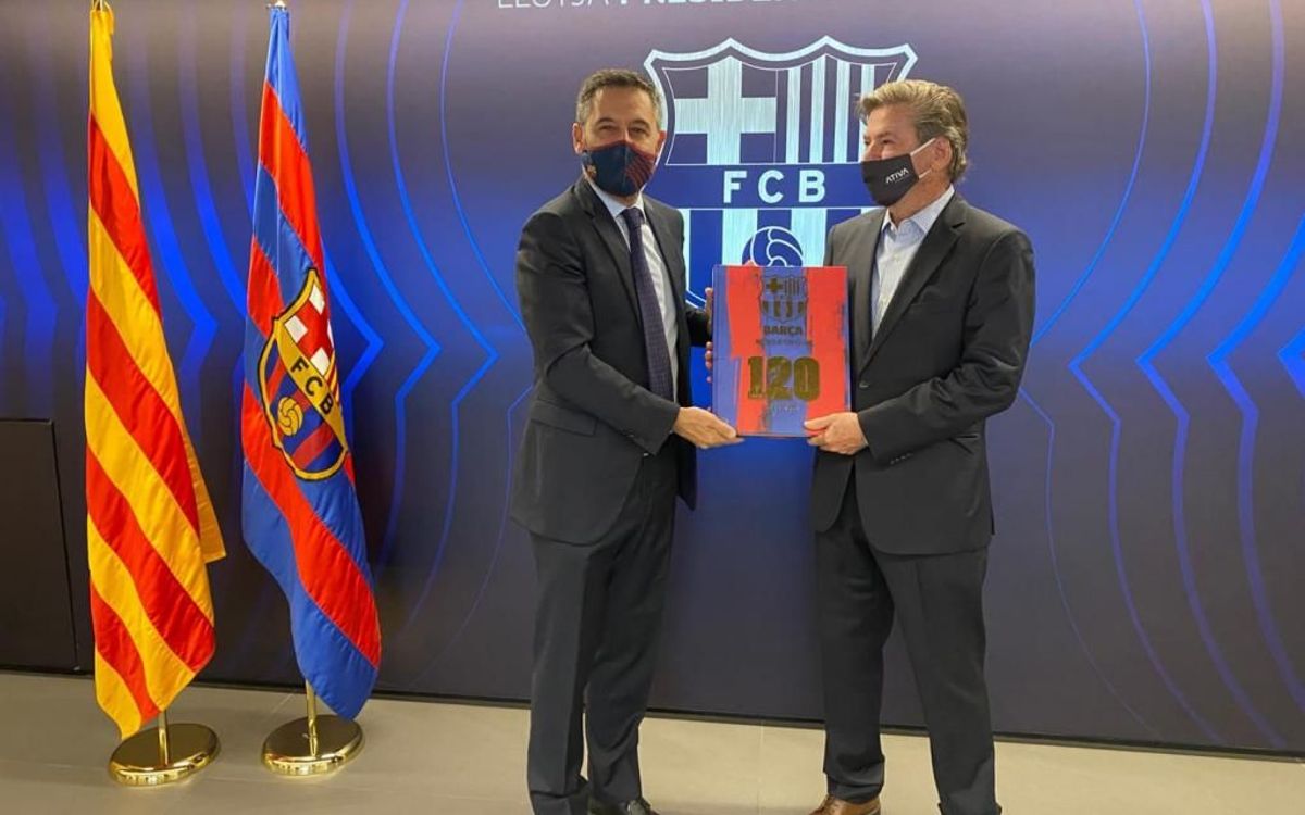 Jorge Salgado visita el FC Barcelona