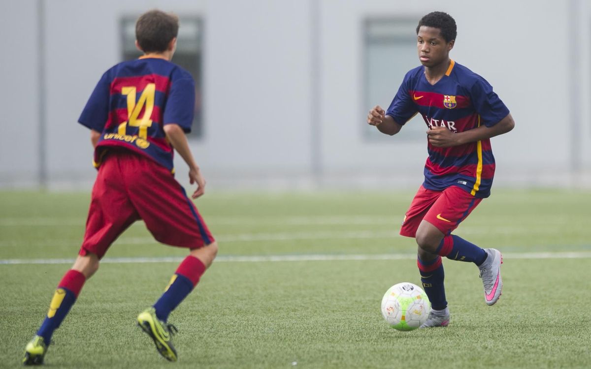 Ansu Fati in action in a 'junior' Clásico!