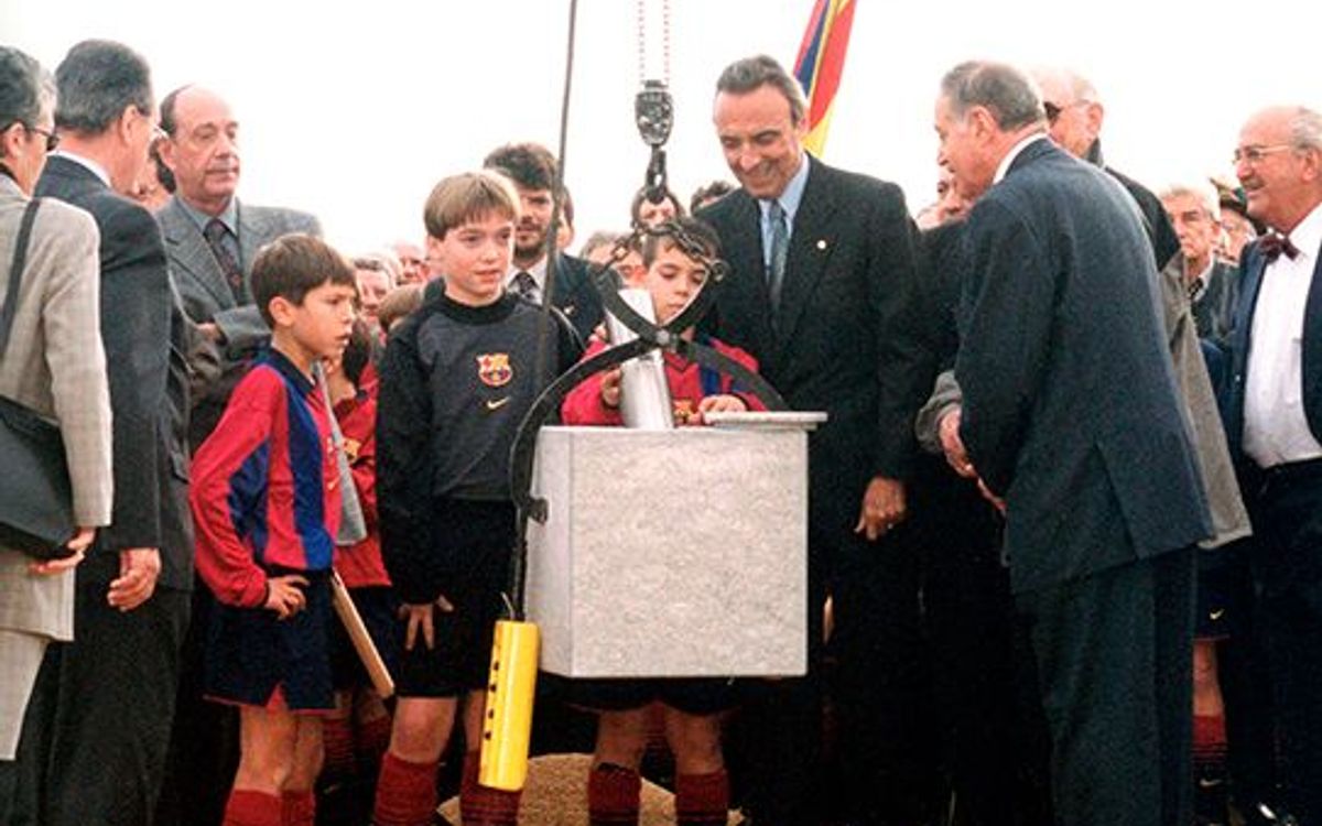 6.-Primera pedra CE_20001211_mini