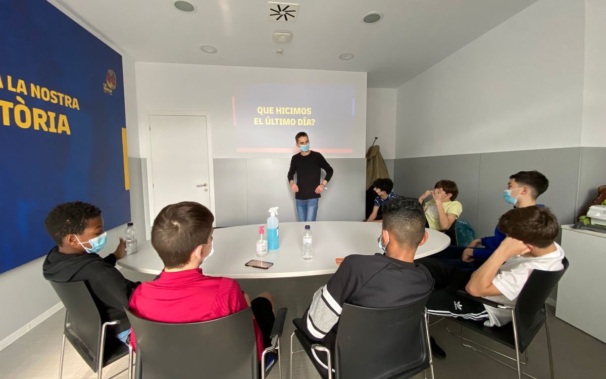 Taller sobre la gestión del tiempo con los residentes de La Masia