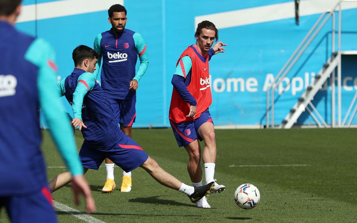 Full squad together for training